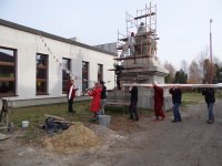 Putting "the tree of life" into the Kyabje Rinpoche's stupa